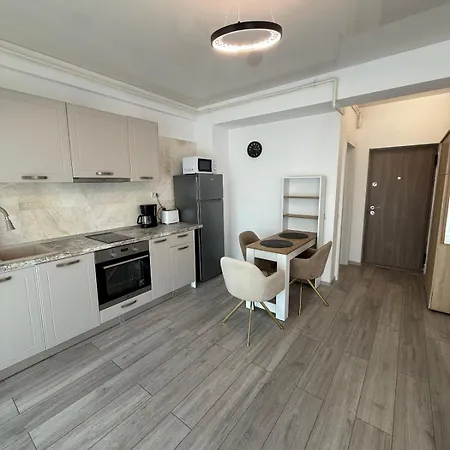 704 B2 Almar Luxury Residence-renting & Free Pool-family Apartment